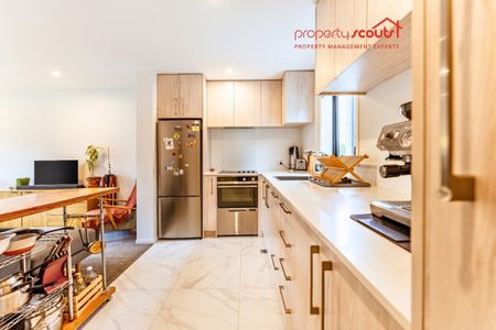 Stylish Three-Level Living Next to Waterloo Station - Photo 2