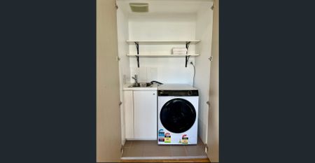 $640/Furnished - Photo 2