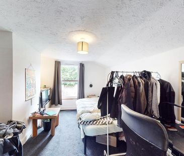 4 bedroom terraced house to rent - Photo 4