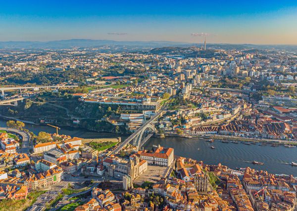 T1 Mobilado e Equipado no Coração do Porto