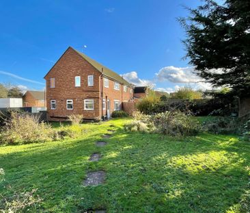 3 bedroom semi-detached house to rent - Photo 5