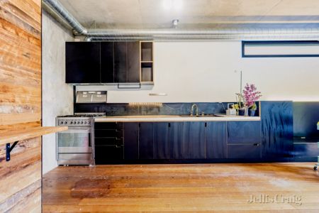 2 Bed, 1 Bath - Photo 4