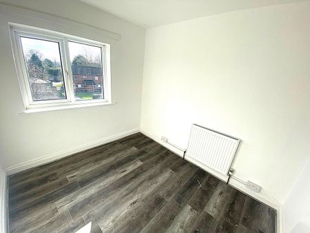 3 bedroom flat to rent - Photo 2