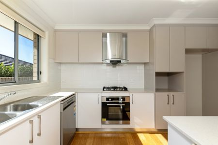 Stylish & Low-Maintenance Living In Sought-After Wright - Photo 3