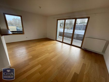 Location Appartement 4 pièces 103m² SOYAUX 16800 - Photo 3