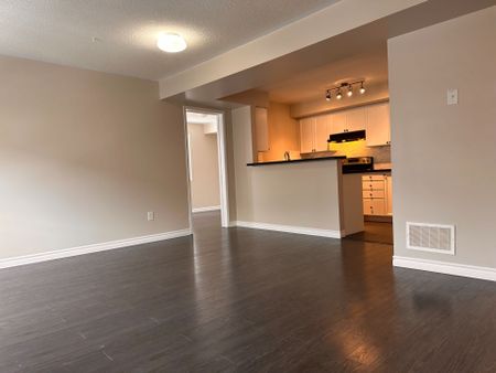 For Lease - 4975 Southampton Drive Unit# 300, Mississauga, Ontario - Photo 3