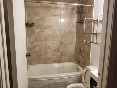 For Lease - 587 Farwell Crescent Unit# ( lower ), Mississauga, Ontario - Photo 5