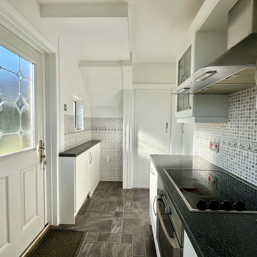 4 Bed Semi-Detached House, Kirkdale Crescent, LS12 - Photo 1