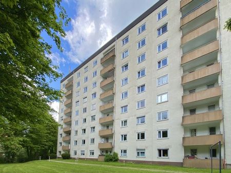 Großzügig geschnittene 2-Zi.-Wohnung mit Balkon! - Foto 3