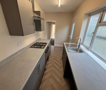 2 bedroom terraced house to rent - Photo 4