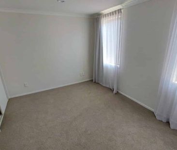 Modern Birkenhead Townhouse - Photo 2