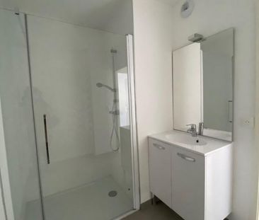 Location Appartement 3 pièces 57m² ST LEGER DU BOURG DENIS 76160 - Photo 2