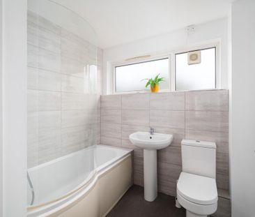 4 bedroom apartment to rent - Photo 6