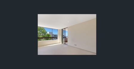 Modern 2 Bedroom Unit in Prime CBD Location - Walk to Everything - Photo 5