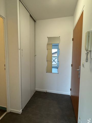 A LOUER STUDIO A PROXIMITE DE LA CLINIQUE PRIVE DE BOIS BLANCS - Photo 3