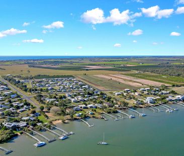 THREE BEDROOM HOME LOCATED IN BURNETT HEADS! - Photo 4