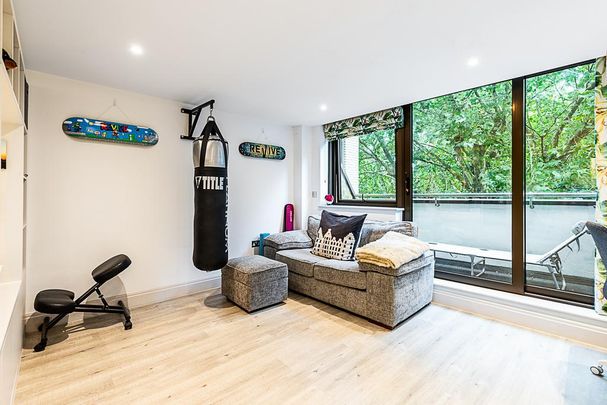 Studio to rent - Photo 1