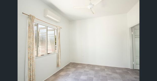 South Townsville Simplicity! - Photo 1