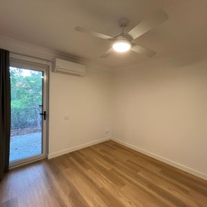 Renovated 1 bedroom flat under affordable housing for lease - Photo 2