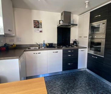 2 bedroom flat to rent - Photo 6