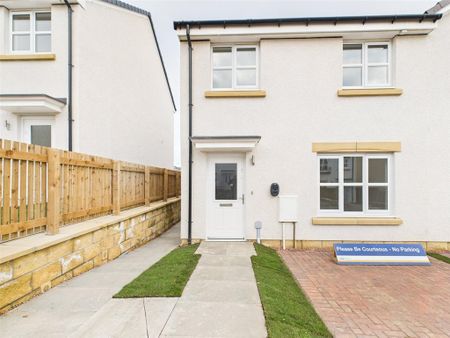 3 bedroom semi-detached house to rent - Photo 5