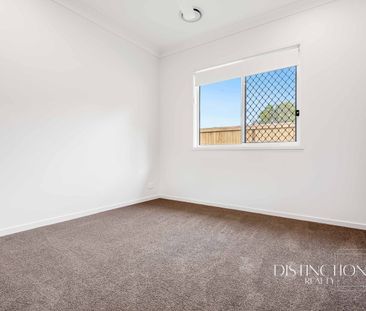 Family home with all the features on a corner block - Morayfield - Photo 6