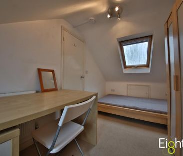 4 bedroom terraced house to rent - Photo 3