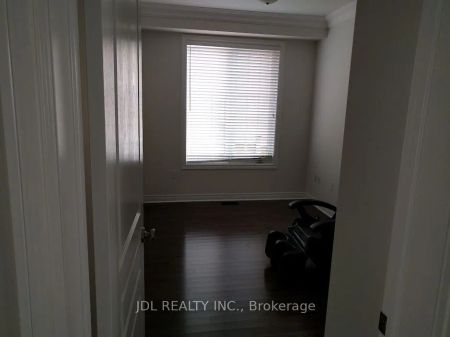 Property For Lease | N9249653 - Photo 5