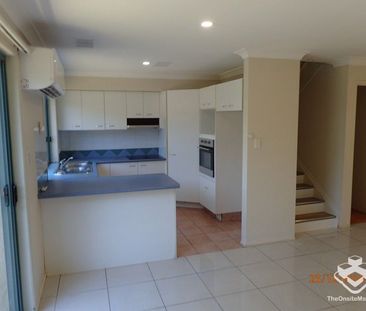 Renovated 3 bedroom townhouse available for rent, centrally located - Photo 6