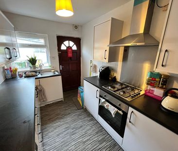 4 bedroom terraced house to rent - Photo 3