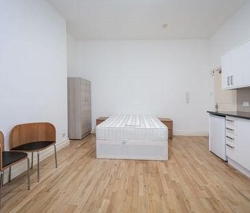 Studio Flat, Very Near Ealing Broadway Central Ar, W5 - Photo 4