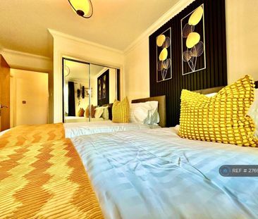 1 bedroom in a flat share to rent - Photo 3