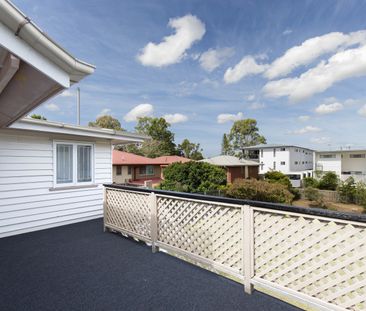 82 Cambridge Street, Carina QLD 4152 - House For Rent | Domain - Photo 5
