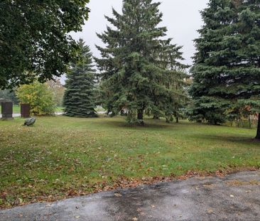 For Lease - 28 Lakeland Crescent, Richmond Hill, Ontario - Photo 1