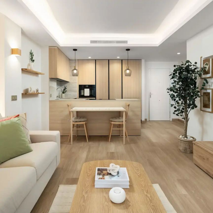 Apartamento de alquiler en Calle José Saramago, 1, Puerto Banús - Photo 1