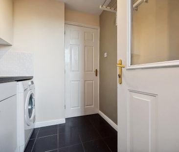 4 bedroom detached house to rent - Photo 2