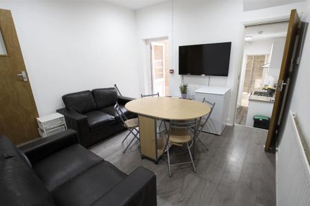 4 bedroom house to rent - Photo 3