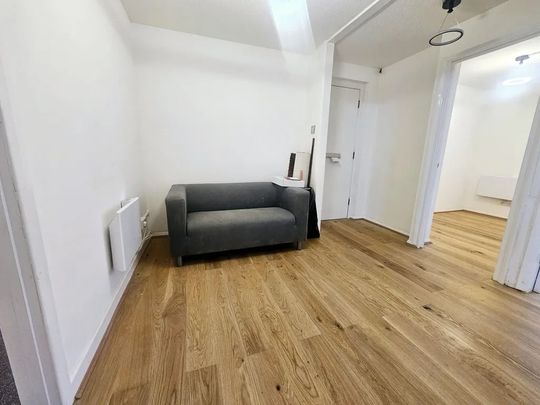 3 Bed Flat, Bakers Hill, E5 - Photo 1