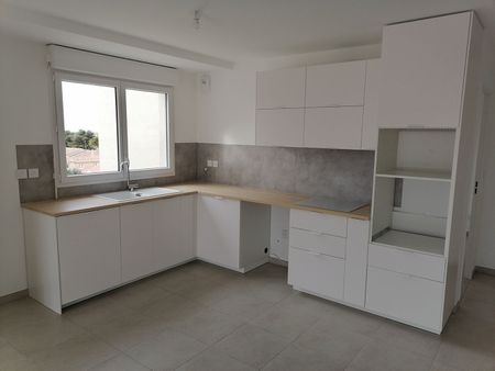 Appartement Marignane 3 pièce(s) 74.10 m2 - Photo 2