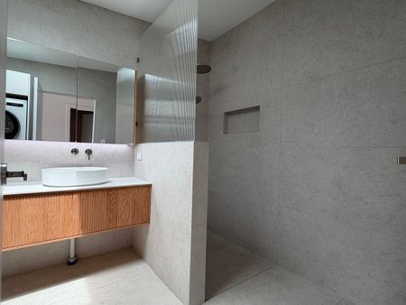 Mount Waverley - Photo 2