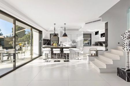 Proche Cannes - Juan-les-Pins - Villa moderne à pied de la plage - Photo 5