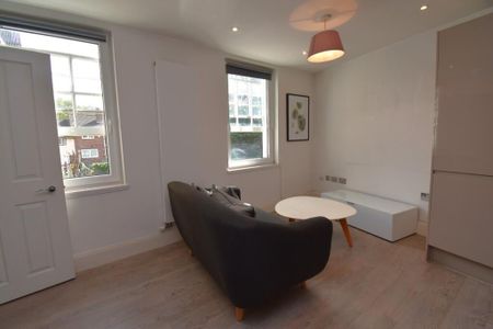 1 Bed Flat, Sunbury Street, SE18 - Photo 5