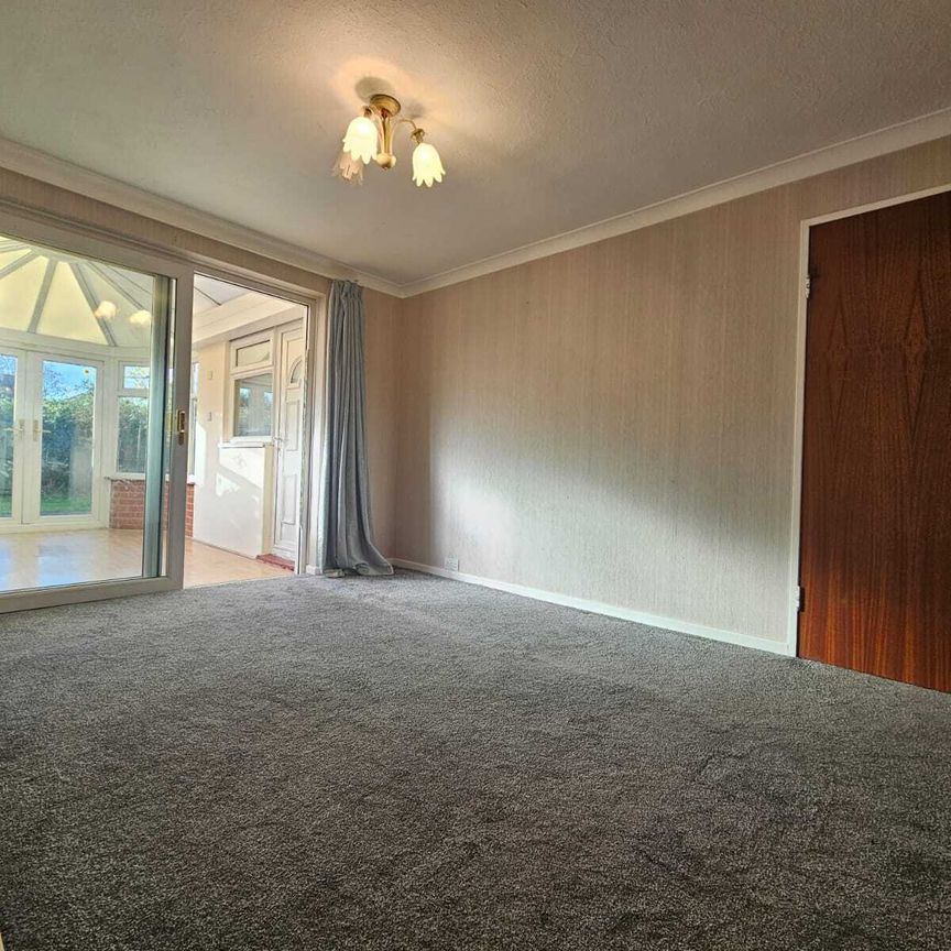 Calverton Grove, Birmingham - Photo 1