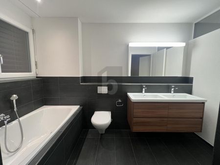 GREEN OASIS WITH LOTS OF EQUIPMENT - Photo 4