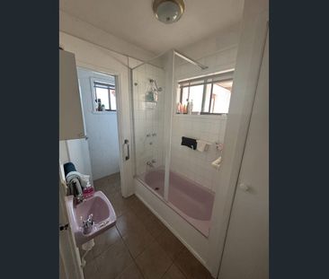 1 Bedroom unit with parking. - Photo 5