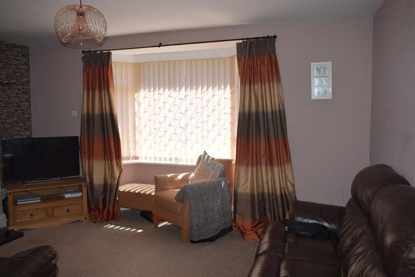3 bedroom semi-detached house to rent - Photo 1