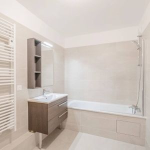 Rental Apartment Clichy Centre ville - Photo 2