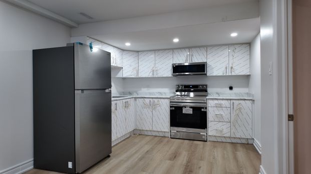 For Lease - 43 Royal Palm Drive Unit# Lower, Brampton, Ontario - Photo 1