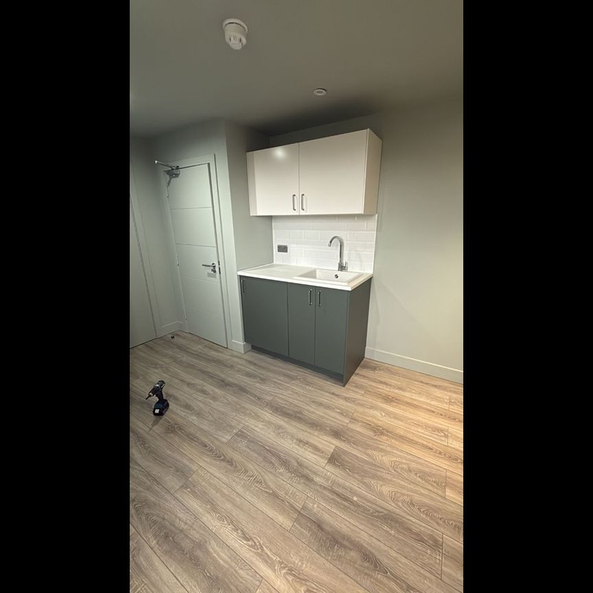 Studio Flat, Maury Road, N16 - Photo 1