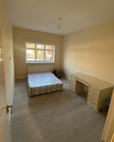 2 bedroom semi-detached house to rent - Photo 2